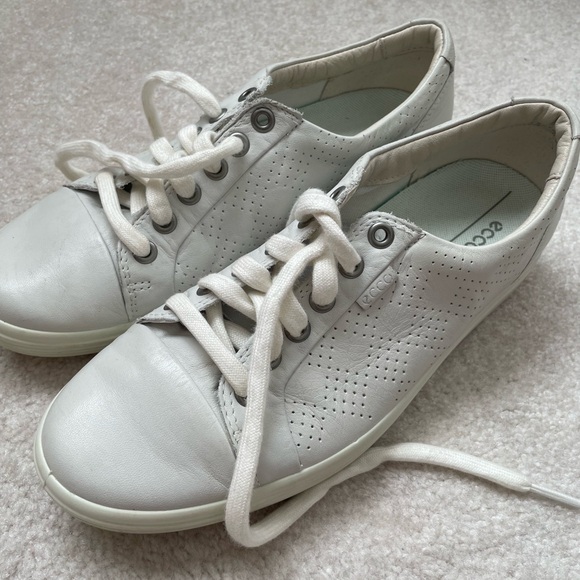 Ecco Sneakers in Excellent Condition! - Picture 3 of 5